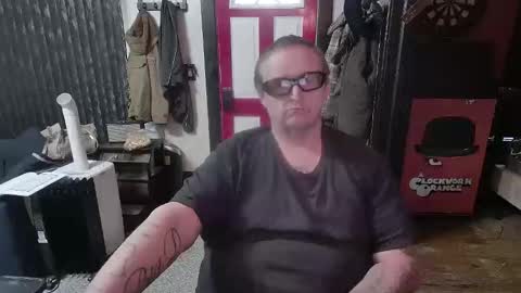 Darryl online show from May 18, 3:40 pm