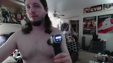 biggerisbetter21 online show from March 8, 4:00 pm