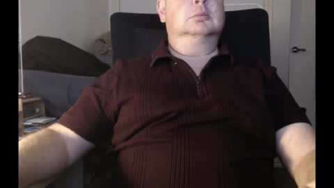 Snapshot of bighorn1981 chatting on March 10, 10:45 pm bighorn1981 online show from March 10, 10:45 pm