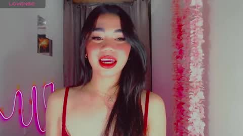 kiaaannaaaa online show from May 4, 10:55 am