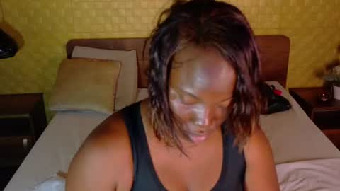 bigroundbooty_ online show from July 28, 9:14 pm