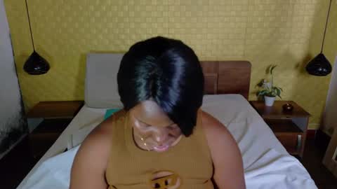 bigroundbooty_ online show from June 10, 8:51 pm