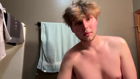 bigskinnyboyshh online show from April 22, 10:39 pm