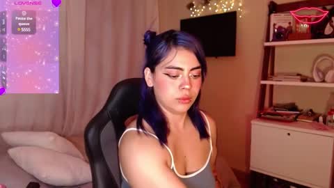 Snapshot of biigbooty_ chatting on December 5, 3:09 am biigbooty_ online show from December 5, 3:09 am