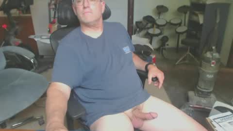 billp750876 online show from June 12, 8:41 pm