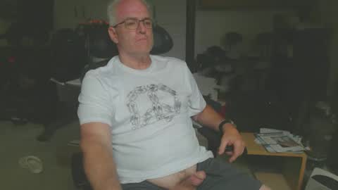 billp750876 online show from June 7, 8:14 pm