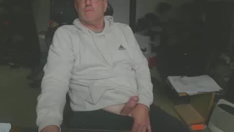 billp750876 online show from May 24, 4:24 pm