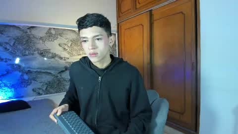 Sam online show from April 28, 11:36 am