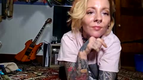 bizzybambino online show from November 29, 3:25 am