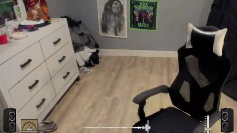 Plant Base Streamers From Pennsylvania online show from October 10, 12:05 am