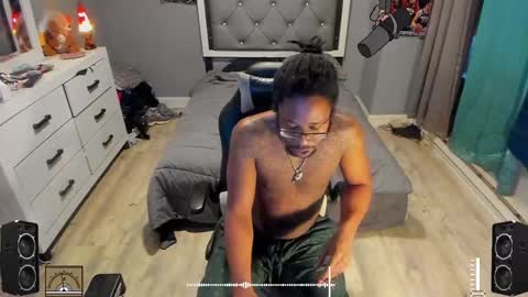 Plant Base Streamers From Pennsylvania online show from February 1, 10:44 pm