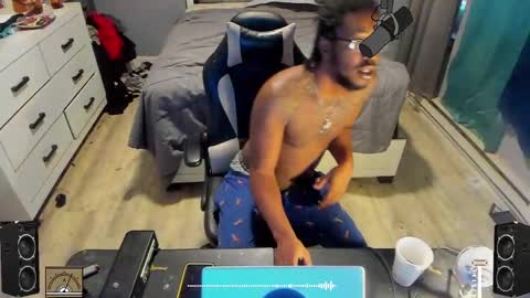 Plant Base Streamers From Pennsylvania online show from January 5, 11:22 pm