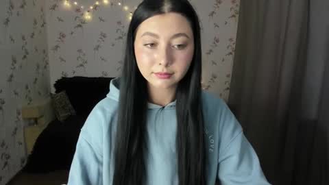 Snapshot of black_berry_bla_ck chatting on September 21, 9:57 am black_berry_bla_ck online show from September 21, 9:57 am