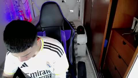 Black diamondd  online show from April 15, 5:05 pm