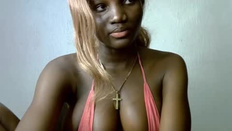 Snapshot of black_ebonyqueen chatting on October 8, 10:43 am Esthy online show from October 8, 10:43 am