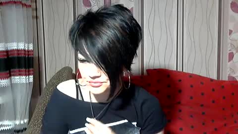 black_hot_01 online show from February 6, 5:25 am