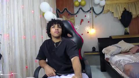 black_king_241 online show from December 2, 4:42 am