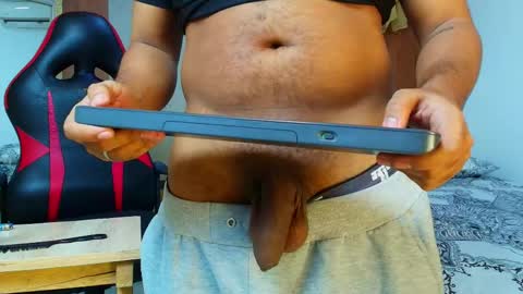 black_king_241 online show from May 1, 3:55 am