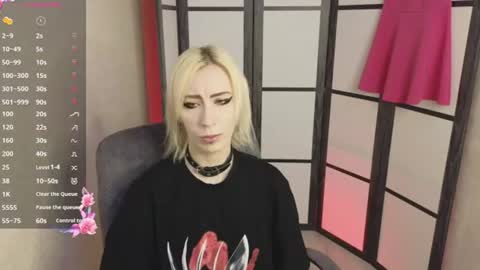 Emily online show from June 19, 9:15 am