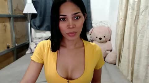 savanna online show from December 15, 12:45 pm