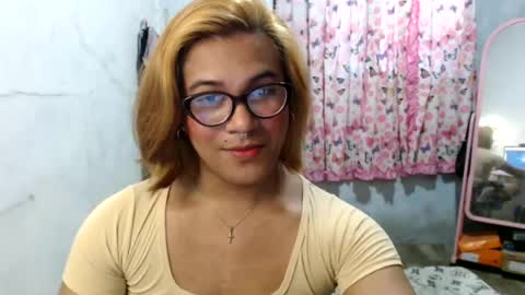 Ellez online show from July 17, 12:45 am