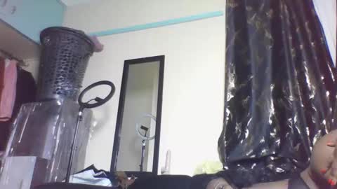 Snapshot of blackprincess25 chatting on October 8, 1:35 am Lorraine online show from October 8, 1:35 am
