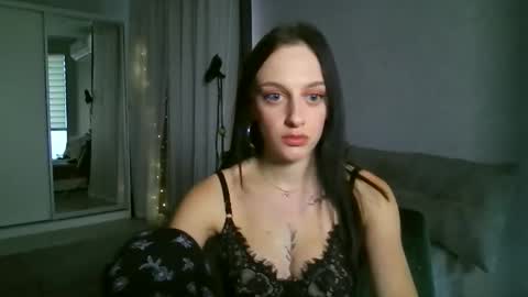 Snapshot of blacky_berry chatting on September 30, 3:11 pm Ivy online show from September 30, 3:11 pm