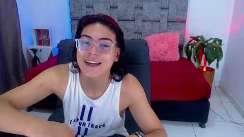 Snapshot of blade_sensual chatting on October 15, 5:11 am blade_sensual online show from October 15, 5:11 am