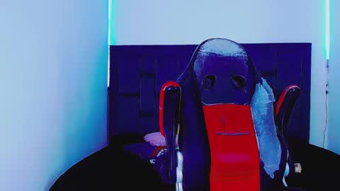 Snapshot of blade_sensual chatting on October 17, 6:39 am blade_sensual online show from October 17, 6:39 am