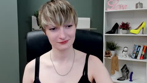 Snapshot of blair_erotic chatting on September 16, 6:16 am Blair online show from September 16, 6:16 am