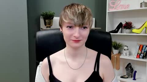 Snapshot of blair_erotic chatting on September 26, 7:05 am Blair online show from September 26, 7:05 am