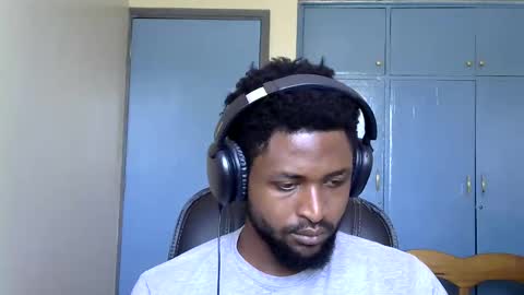 blakmoufaka online show from November 18, 7:11 am