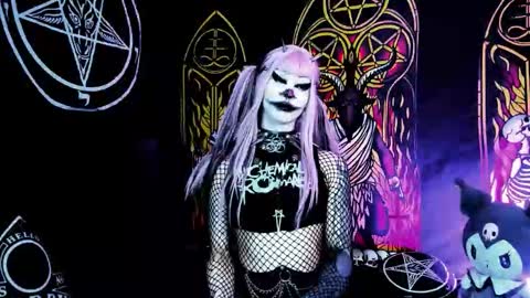   online show from October 9, 10:04 pm