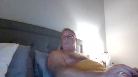 bldude69 online show from December 12, 4:37 am