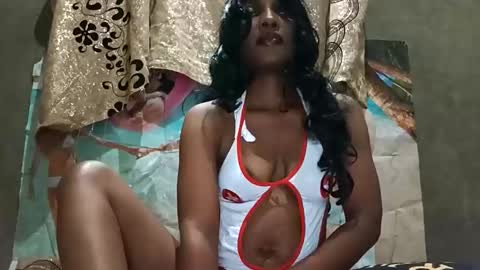 Lola online show from May 26, 1:12 am