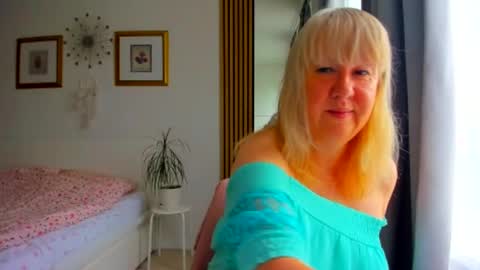 Nicole online show from June 15, 4:15 am
