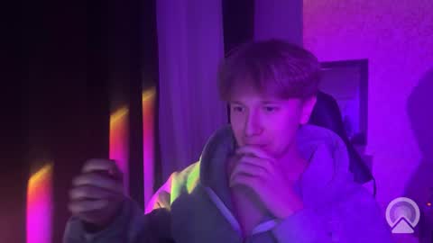 blonde_bitchhh online show from November 11, 8:44 pm