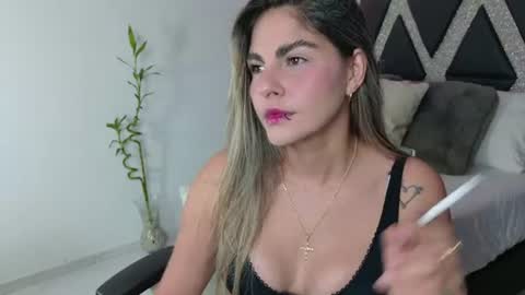alejandra online show from July 1, 4:32 am