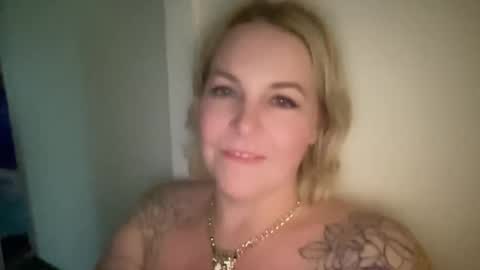 Snapshot of blondejj chatting on January 2, 7:44 am JJ online show from January 2, 7:44 am