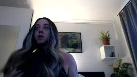blondiblueeyess online show from June 20, 6:36 pm