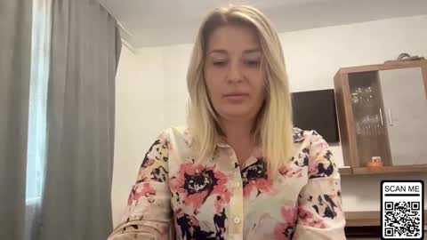 Snapshot of blondie_xoxoxo chatting on October 2, 9:30 am blondie_xoxoxo online show from October 2, 9:30 am