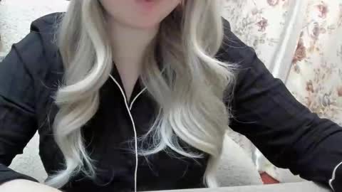 blondymargaret online show from March 1, 1:29 pm