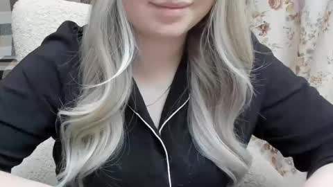 blondymargaret online show from March 8, 7:20 pm