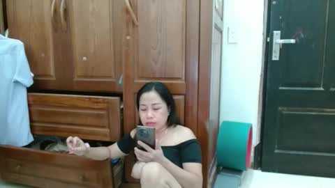 Snapshot of blowy079 chatting on October 16, 5:29 am blowy079 online show from October 16, 5:29 am