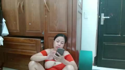 Snapshot of blowy079 chatting on October 22, 9:34 am blowy079 online show from October 22, 9:34 am