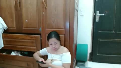 Snapshot of blowy079 chatting on October 15, 5:22 am blowy079 online show from October 15, 5:22 am