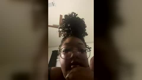 blucinnamon online show from June 20, 6:19 am