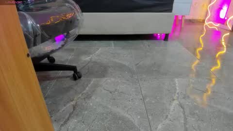 blue_tay1 online show from October 25, 11:42 am