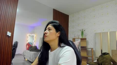 blue_tay1 online show from September 21, 11:36 am