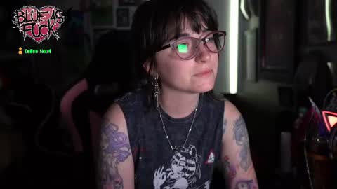 Blue online show from June 25, 1:24 am